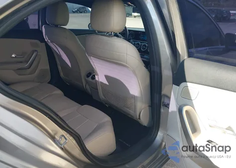 2020 Mercedes-Benz A 220 z USA, uszkodzony, nr VIN WDD3G4EBXLW038045